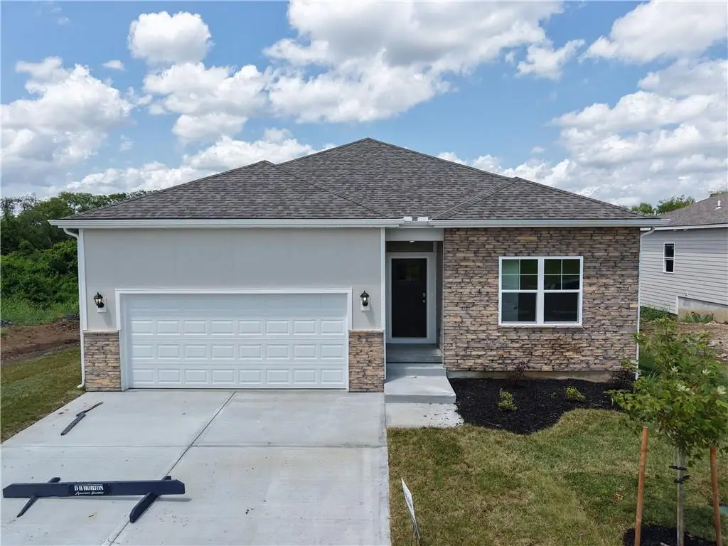 2202 Creek View Lane, Raymore, MO 64083 - Image #1