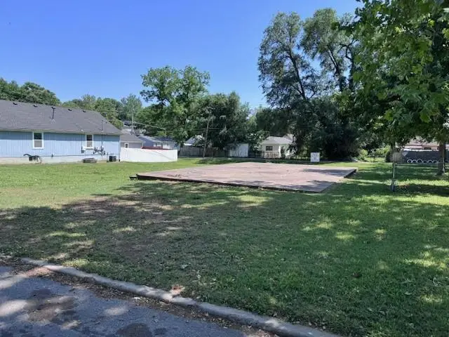 219 Pottawatomie Street, Leavenworth, KS 66048 - Image #2