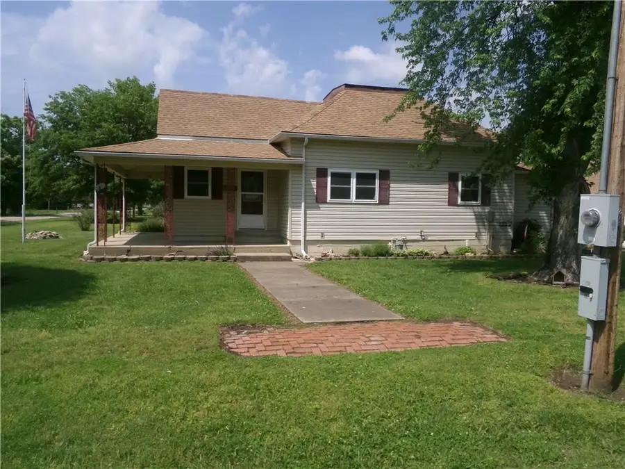 304 E Sixth Street, La Harpe, KS 66751 - Image #2