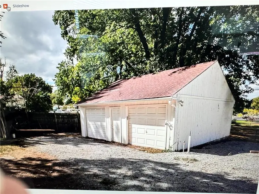 6404 N Harrison Street, Oakview, MO 64118 - Image #2