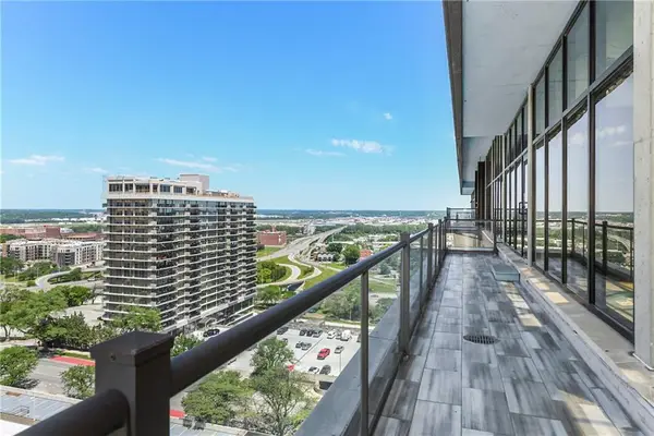 700 E 8th Street #7R, Kansas City, MO 64106