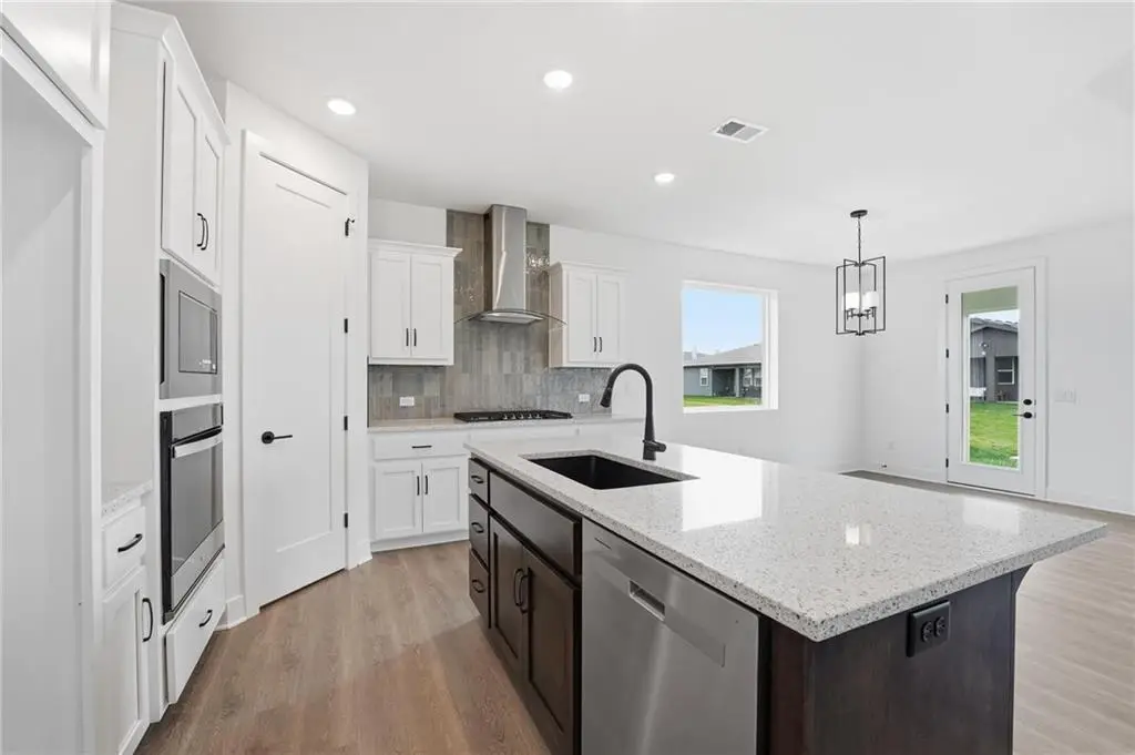 20664 Barker Street, Spring Hill, KS 66083 - Image #1