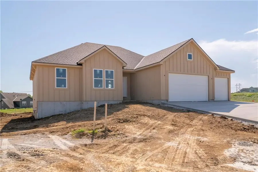 16729 Pinehurst Drive, Basehor, KS 66007 - Image #2