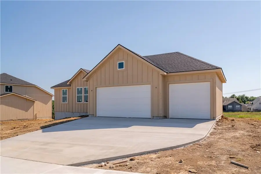 16729 Pinehurst Drive, Basehor, KS 66007 - Image #3