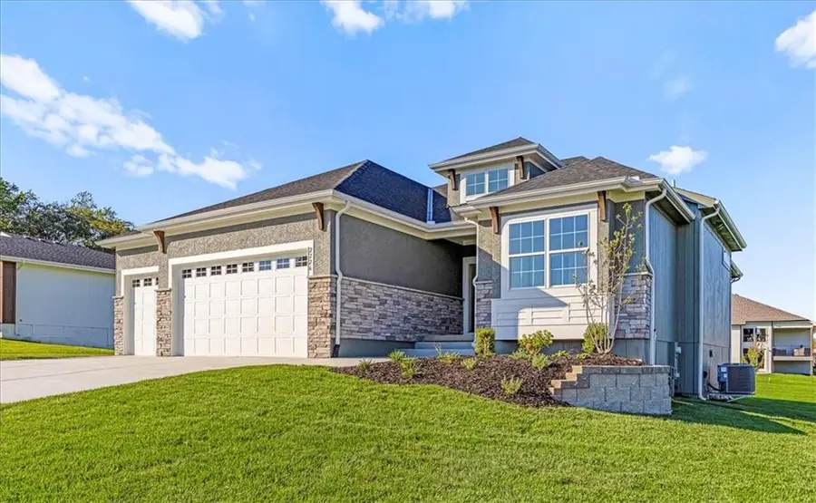 2226 SW Heartland Court, Lees Summit, MO 64082 - Image #2