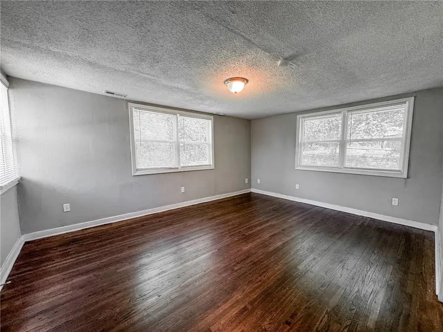 5825 Manchester Drive, Kansas City, MO 64129 - Image #2