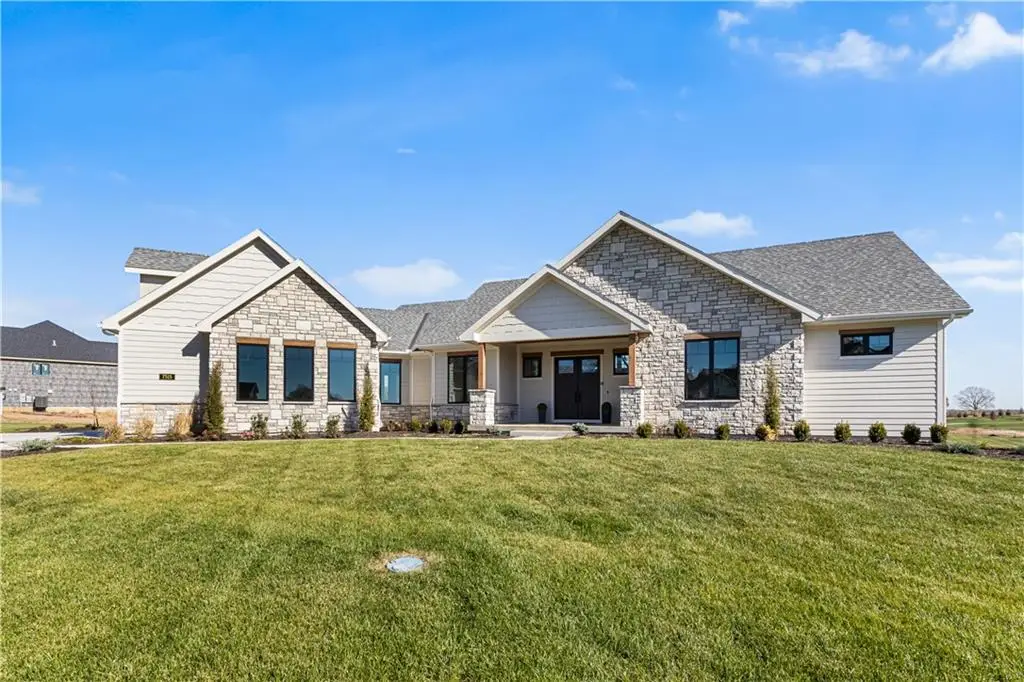 7515 NW Fawn Circle, Parkville, MO 64152 - Image #1