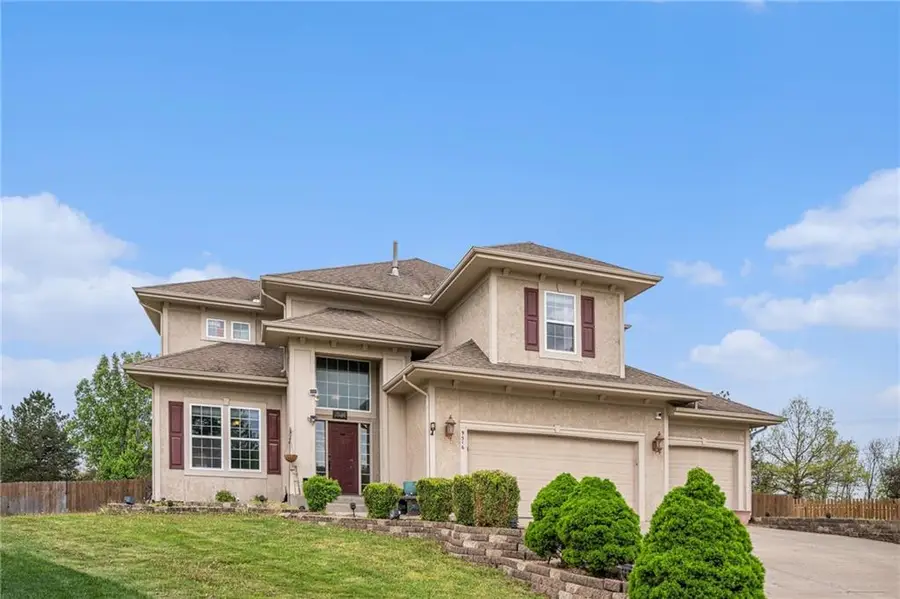 9516 N Askew Avenue, Kansas City, MO 64156 - Image #2