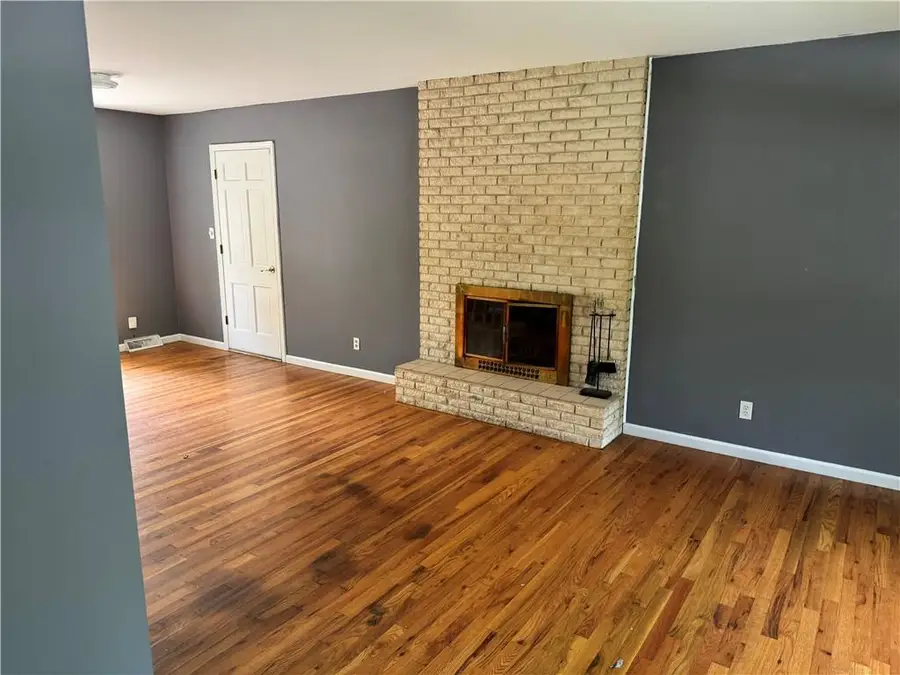 633 E Leslie Drive, Independence, MO 64055 - Image #2