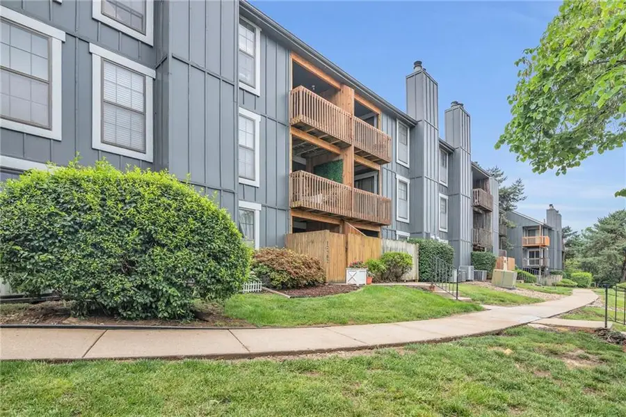 12786 W 110th Terrace, Overland Park, KS 66210 - Image #2