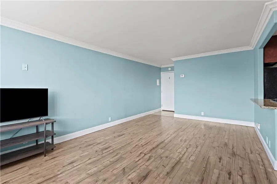 700 E 8th Street #11 T, Kansas City, MO 64106 - Image #3