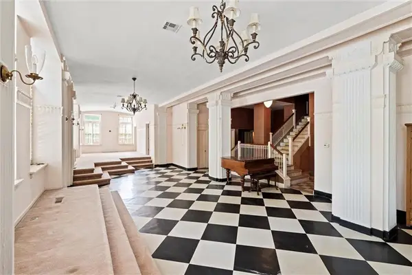 4618 Warwick Street #1H, Kansas City, MO 64112