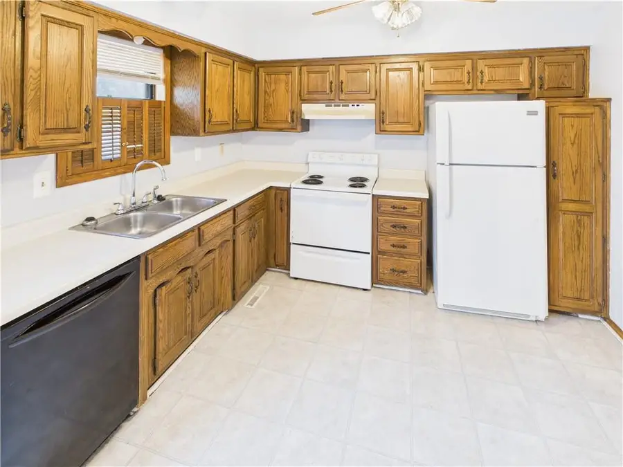 240 SE 121st Road, Warrensburg, MO 64093 - Image #2