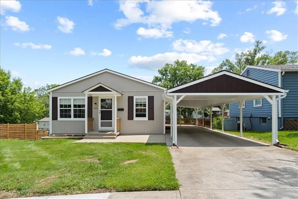 307 E 3rd Drive S, Independence, MO 64050 - Image #1