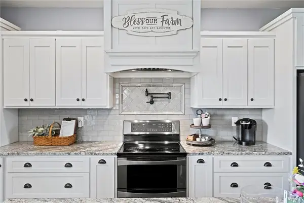 19864 Nichols Drive, Nortonville, KS 66060