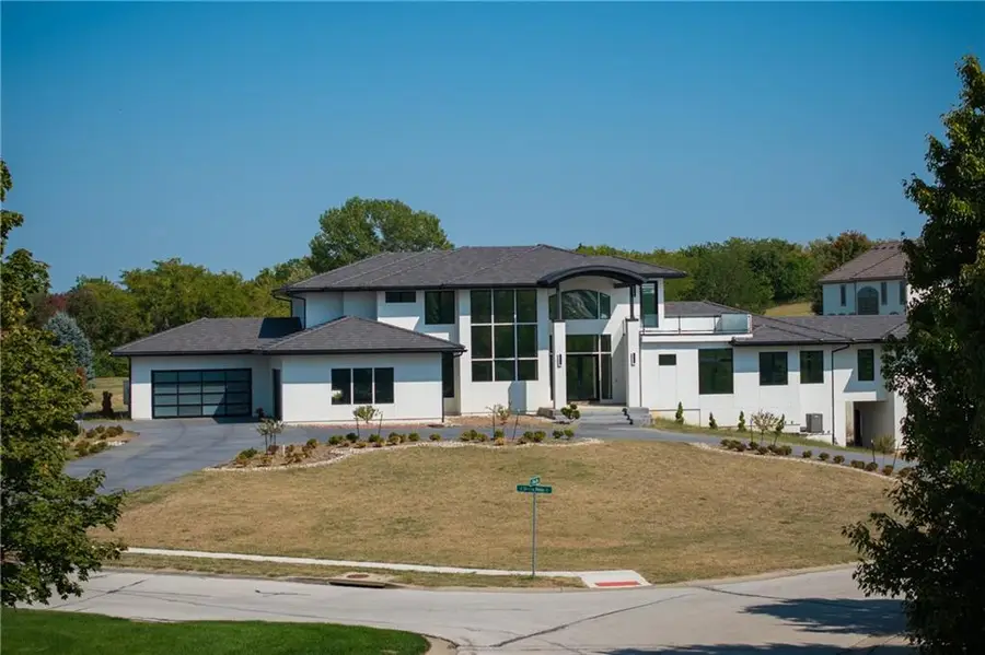 3331 S Saddle Ridge Court, Independence, MO 64057 - Image #2