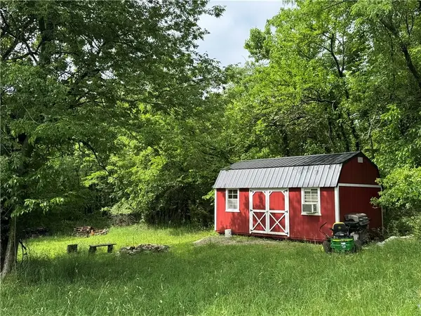 210 & 214 Kansas Drive, Linn Valley, KS 66040