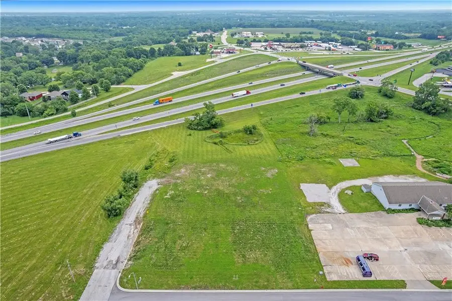 600 Schug Avenue, Peculiar, MO 64078 - Image #2