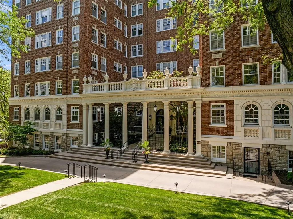 4618 Warwick Boulevard #6C, Kansas City, MO 64112 - Image #1