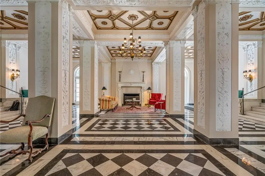 4618 Warwick Boulevard #6C, Kansas City, MO 64112 - Image #3