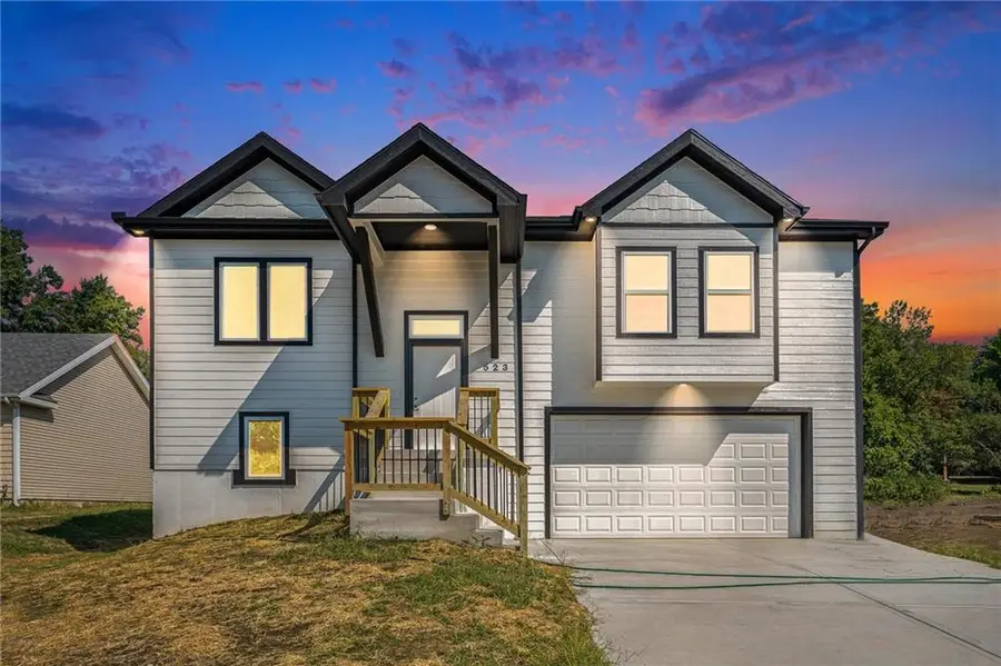 523 Hawthorne Street, Smithville, MO 64089 - Image #3