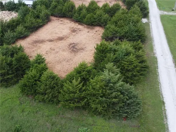 34 & 38 Buckeye Drive, Linn Valley, KS 66040