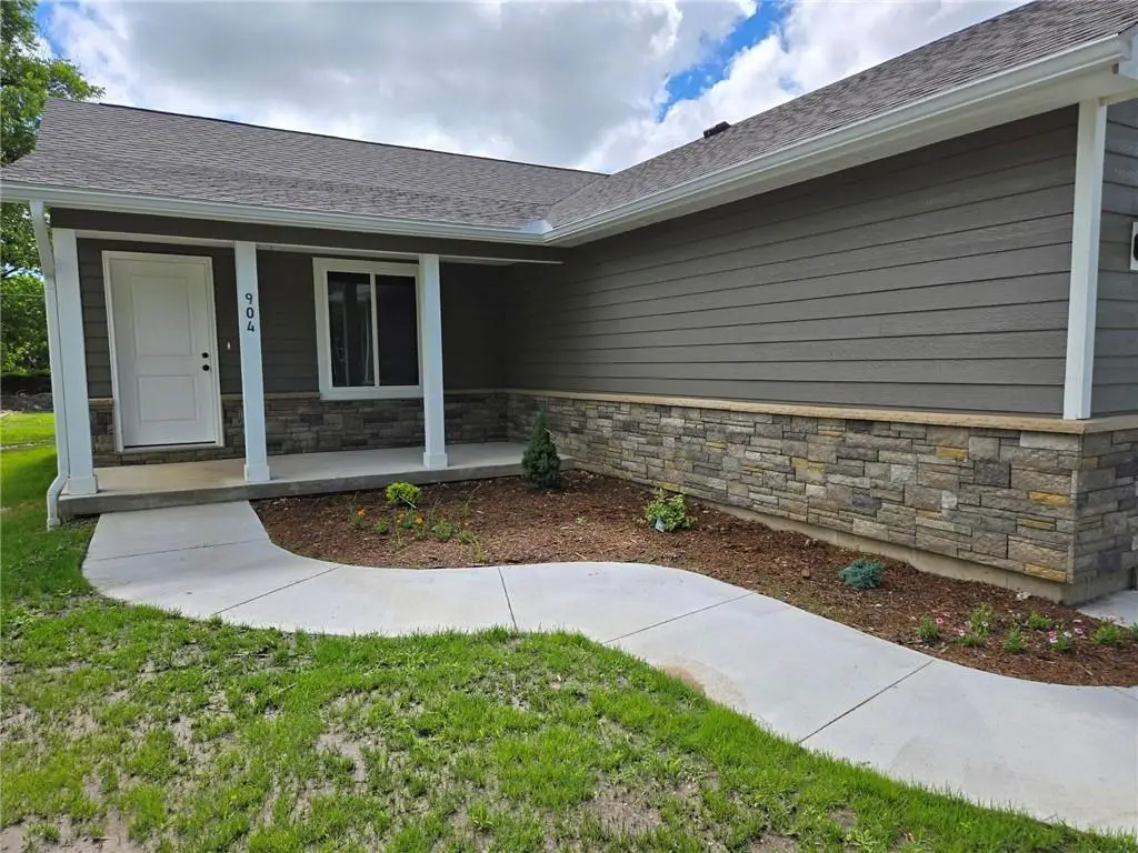 904 N 9th Street, Neodesha, KS 66757 - Image #1