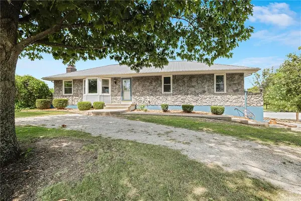 160 NW 131 Highway, Holden, MO 64040