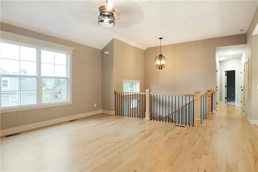 18410 Rock Creek Drive, Smithville, MO 64089 - Image #3