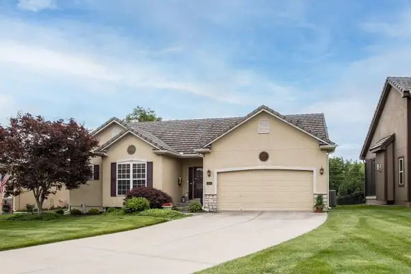 3845 NW Cimarron Street, Lee's Summit, MO 64064