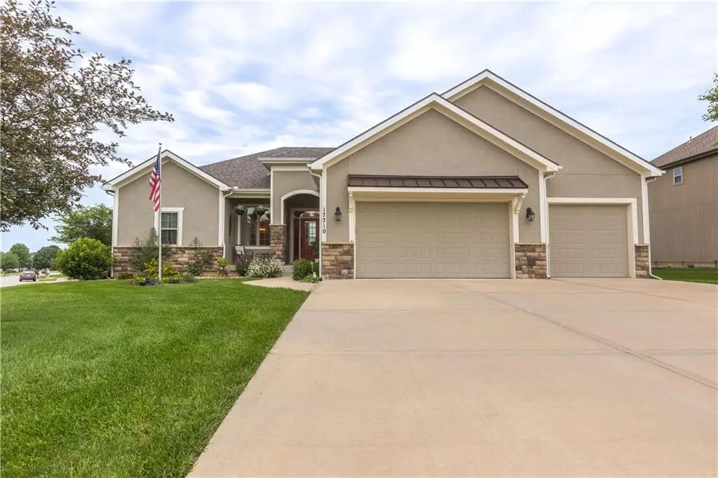 17710 Mission Ridge Drive, Smithville, MO 64089 - Image #1