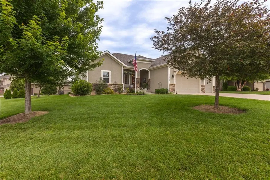 17710 Mission Ridge Drive, Smithville, MO 64089 - Image #2