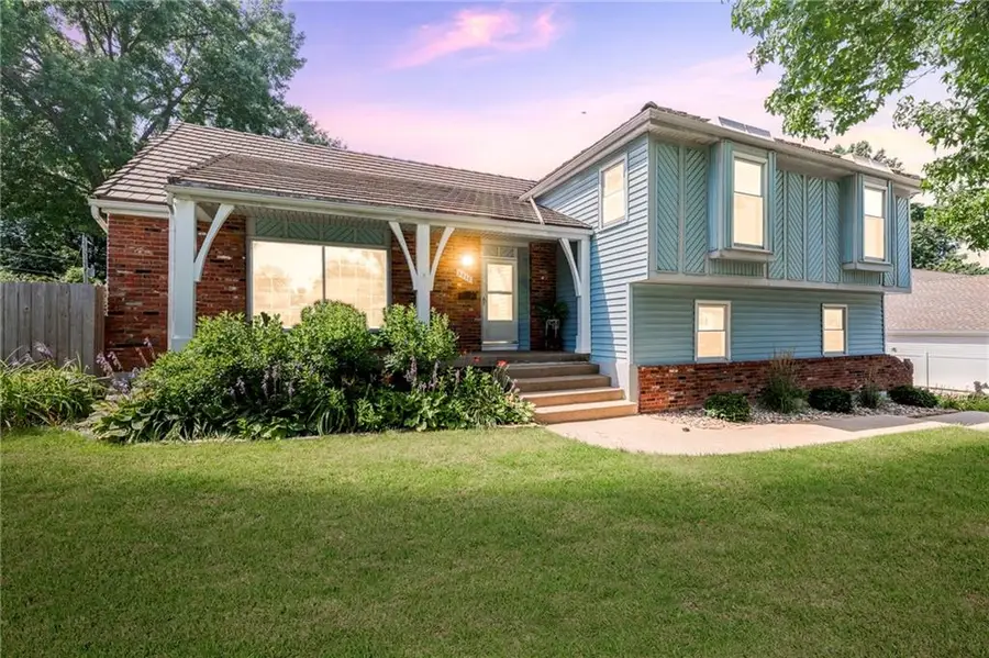 3511 NE 61st Terrace, Gladstone, MO 64119 - #2