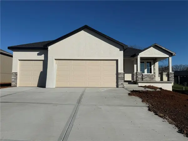 31501 W 86th Court, De Soto, KS 66018