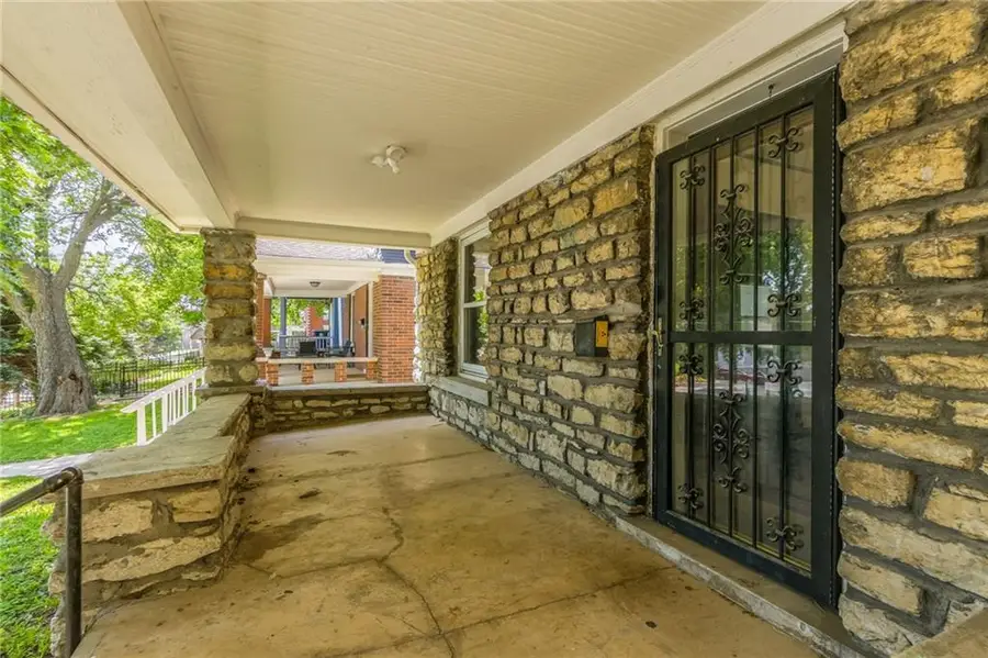 3810 Wyandotte Street, Kansas City, MO 64111 - Image #3