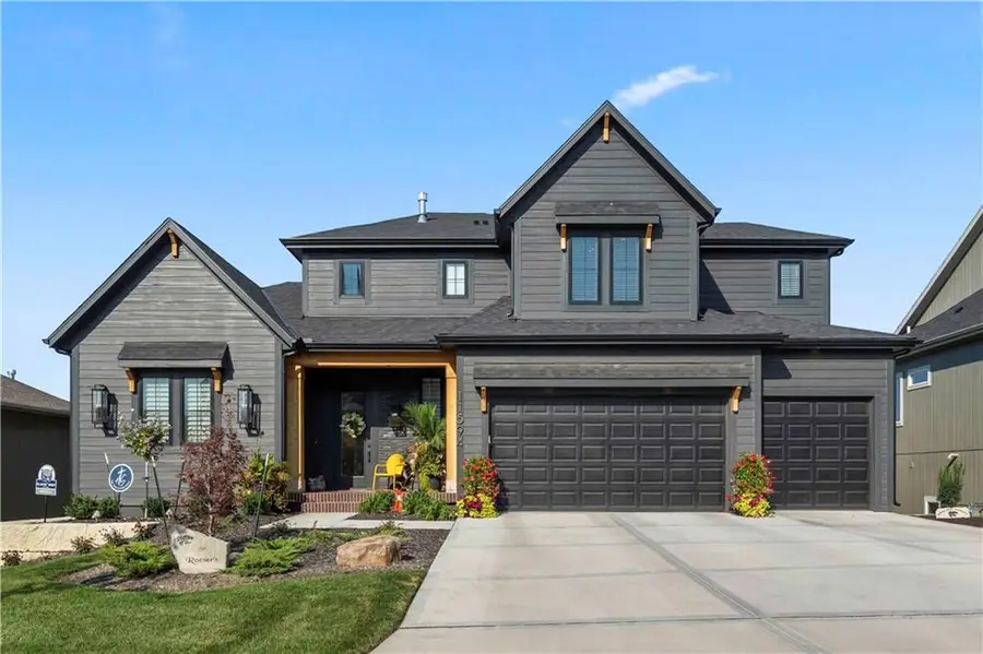 11594 S Zarda Drive, Olathe, KS 66061 - Image #2