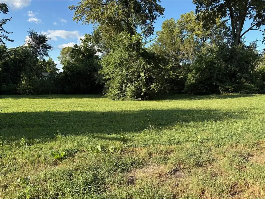 3016 E 20th Street, Kansas City, MO 64127 - Image #2