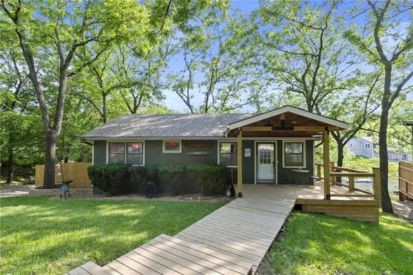 321 W Sugarlake Drive, Mound City, KS 66056