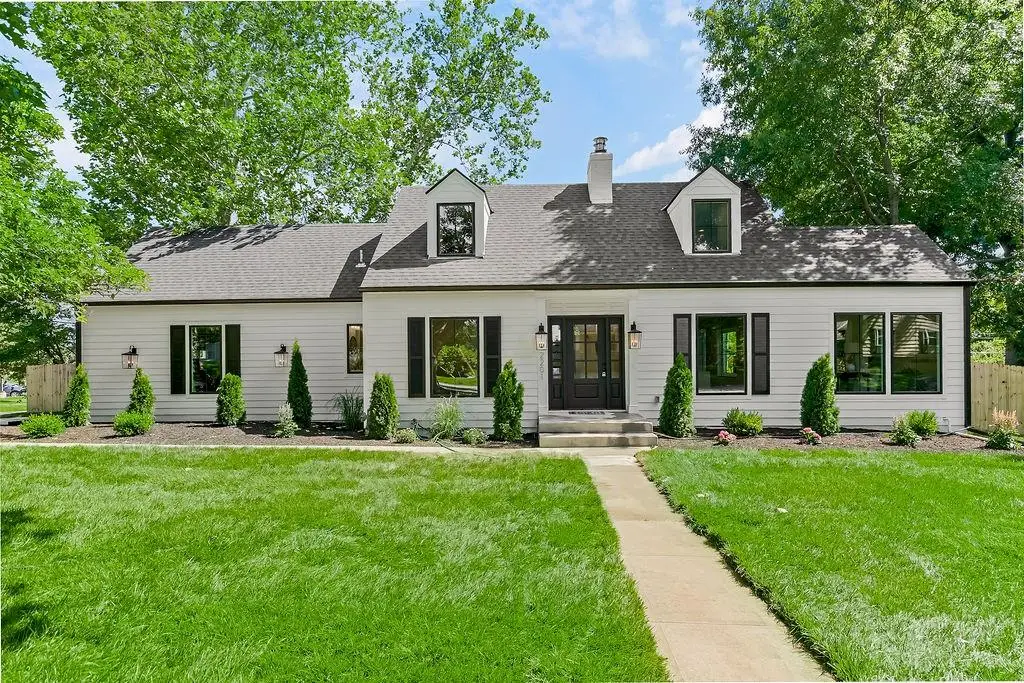 2201 W 74th Street, Prairie Village, KS 66208 - Image #1