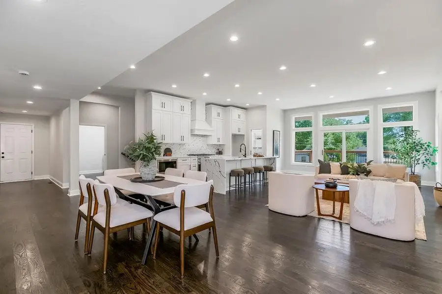 2201 W 74th Street, Prairie Village, KS 66208 - Image #2