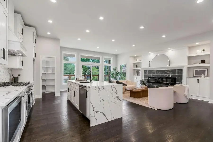 2201 W 74th Street, Prairie Village, KS 66208 - Image #3