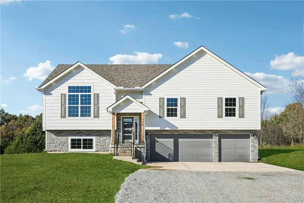 318 NE 51 Road, Warrensburg, MO 64093 - Image #1