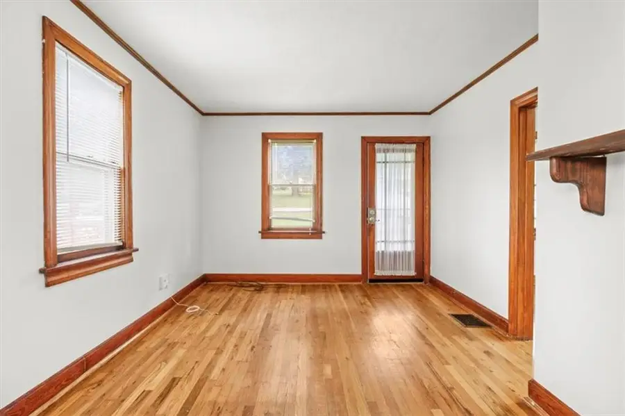 414 Dickinson Road, Independence, MO 64050 - Image #2