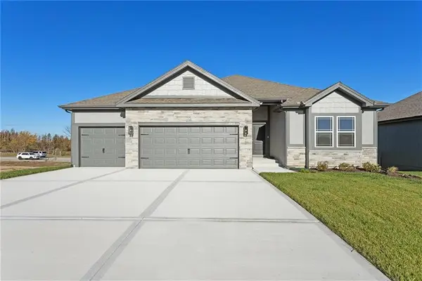 8890 N Monroe Avenue, Kansas City, MO 64156