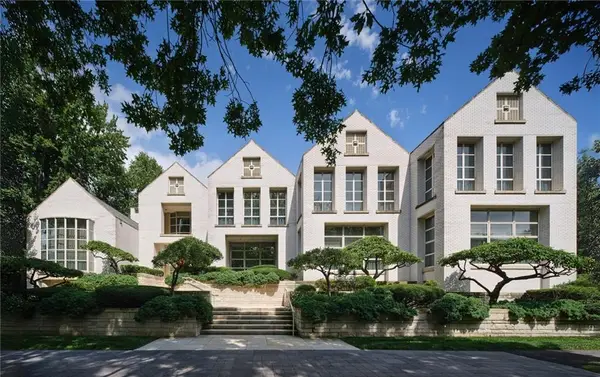 5801 Oakwood Road, Mission Hills, KS 66208