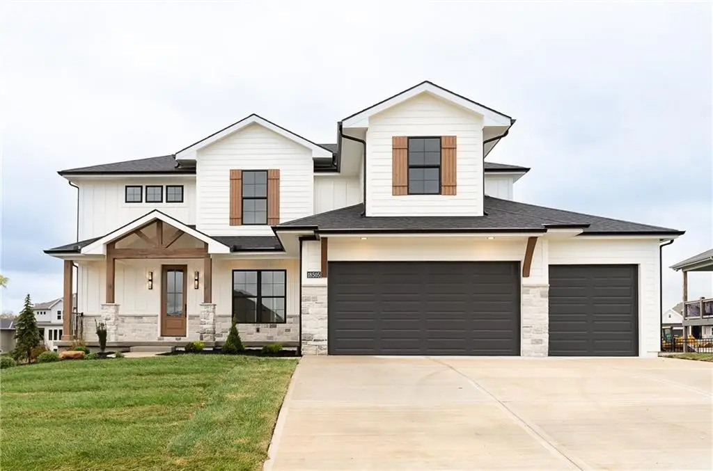 18505 Mohawk Lane, Overland Park, KS 66085 - Image #1