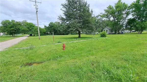 802 Kansas N/a, Longton, KS 67352