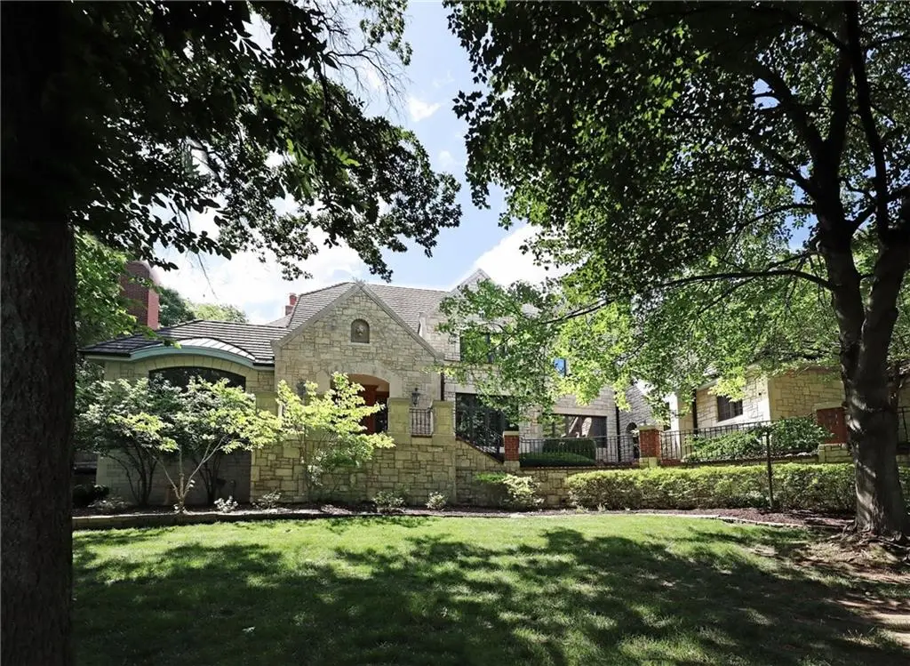 16940 S Stonehaven Drive, Loch Lloyd, MO 64012 - Image #1