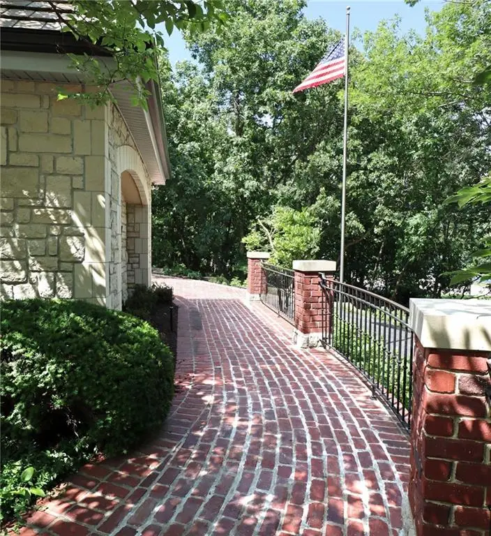 16940 S Stonehaven Drive, Loch Lloyd, MO 64012 - Image #3