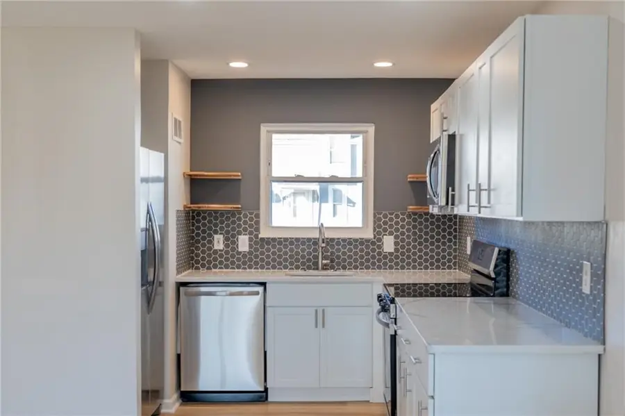 911 SE Hampton Court, Lees Summit, MO 64063 - Image #3